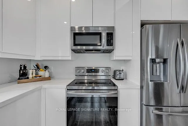 13 Damude Ave — Photo 16