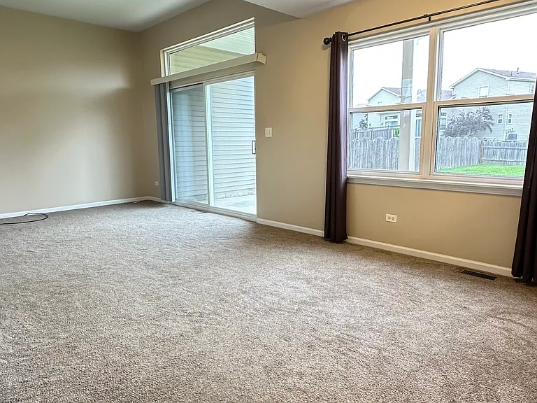 2159 Henning Pl — Photo 8