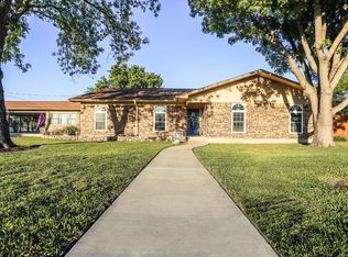 1712 Reynolds St, Goldthwaite, TX 76844
