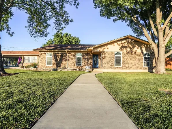 1712 Reynolds St, Goldthwaite, TX 76844