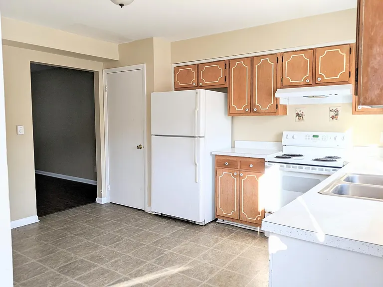 1300 Park Dr #A — Photo 2