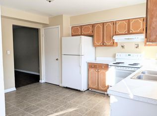 901 Montgomery Rd #3, Montgomery, IL 60538