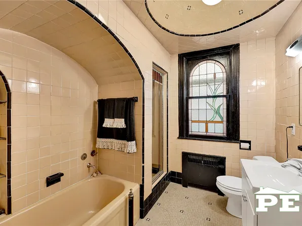 1743 East 33rd Street image 16 of 34