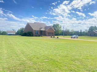 745 Greenbriar Ln, Adamsville, TN 38310