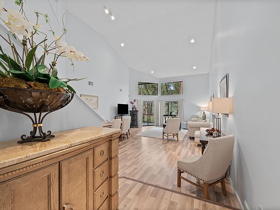 5th image of 1121 Sand Drift Way #B