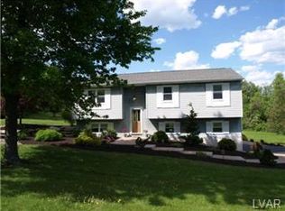 689 Dylan Dr, Coopersburg, PA 18036