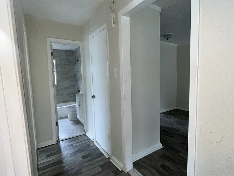 1708 Duncan Ave — Photo 10
