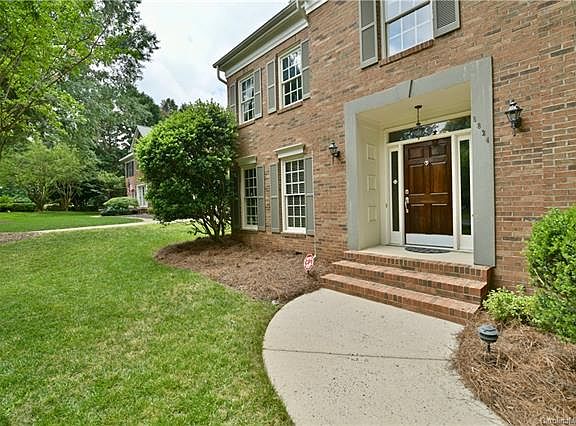 3rd image of 8824 Thornbury Ln