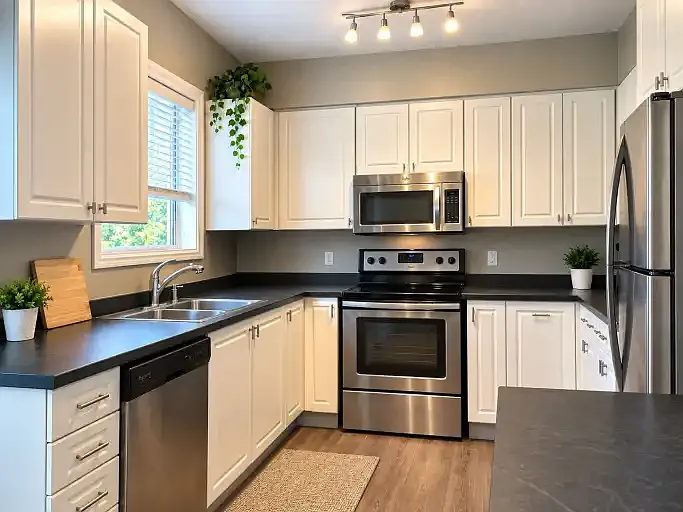 2 bed, 1.0 bath, 1000 sqft, $2,050 — Photo 2