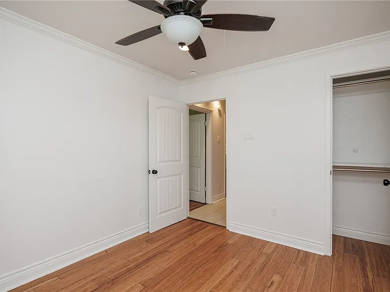 830 Crestview Dr — Photo 31
