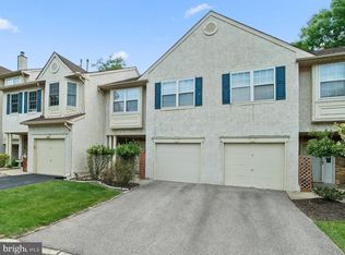 4 Plum Ct, Lafayette Hill, PA 19444