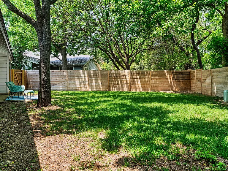 2102 Falcon Hill Dr — Photo 31