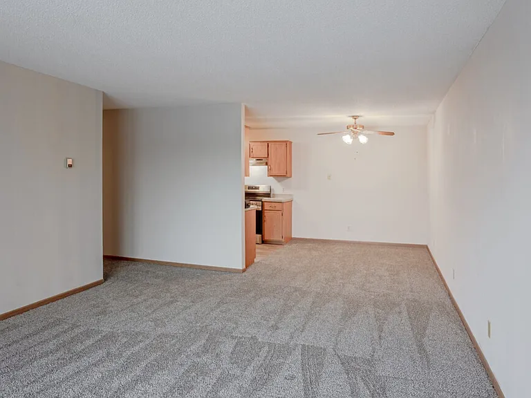 River Ridge Apartments — Photo 9