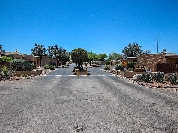 2nd image of 2116 N Calle De La Cienega