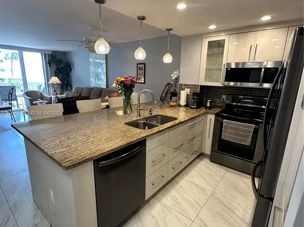 3540 S Ocean Blvd APT 216, South Palm Beach, FL 33480