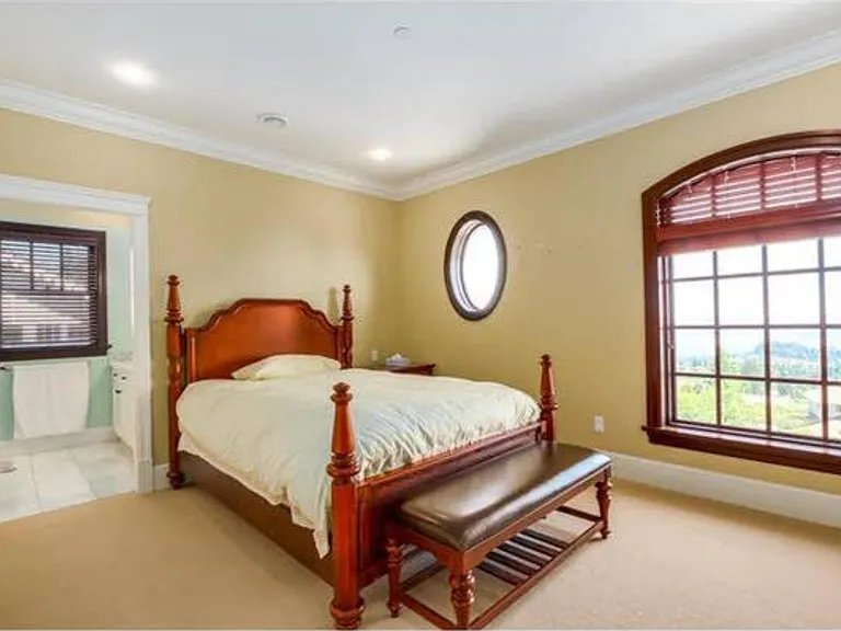 1379 Chartwell Dr — Photo 26