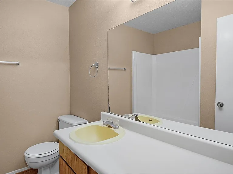 1102 Welsh Ave #B — Photo 9