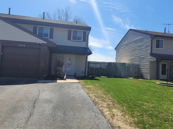1743 Fulton Ln, Hanover Park, IL 60133