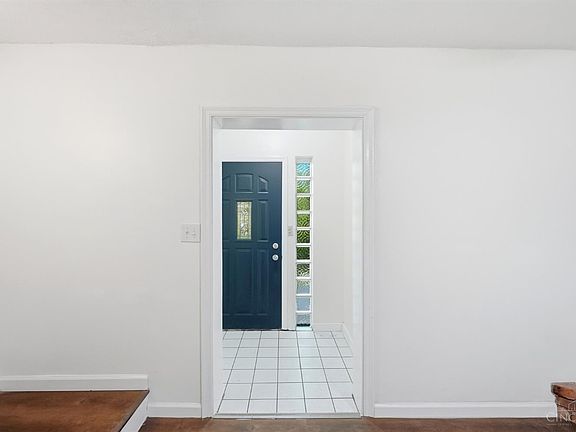 3rd image of 2710 Carroll Ave
