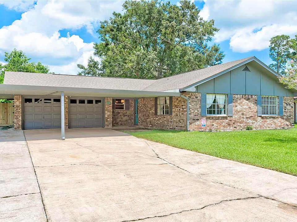 1st image of 10 Heritage Dr