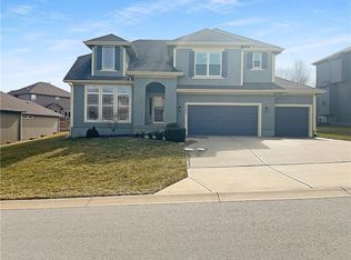 2295 W Piatt Ln, Olathe, KS 66061