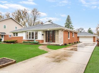 606 S Elm St, Mount Prospect, IL 60056