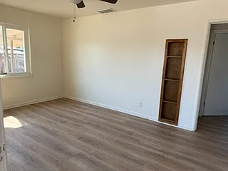 727 Pleasanton Pl — Photo 3