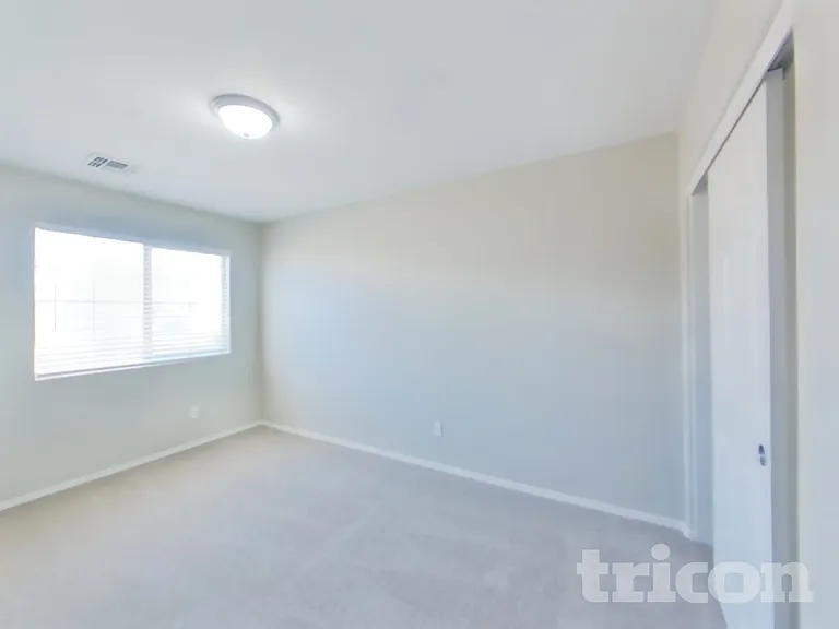 34113 N Alison Dr — Photo 15
