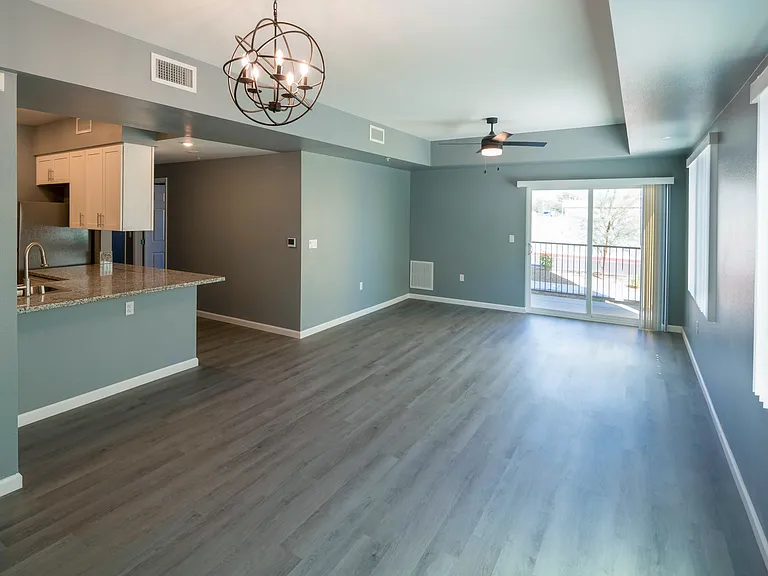 Tiffany Place Apartments — Photo 7