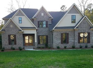 5585 Salem View Rd, Pfafftown, NC 27040