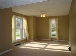 2507 Hanscom Blvd, Omaha, NE 68105