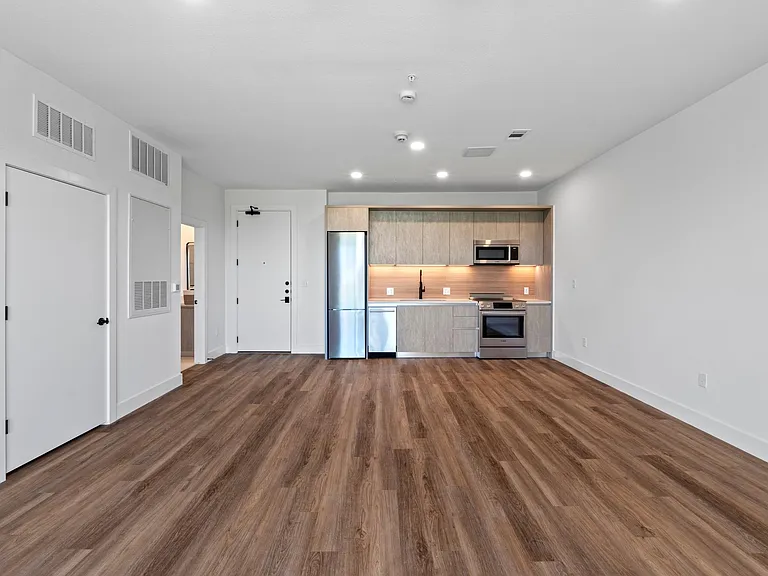 4315 S Congress Ave #323 — Photo 8