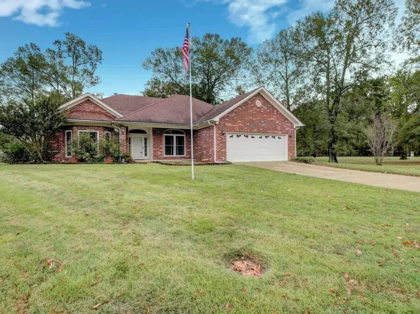 981 Colonial Dr, Jacksonville, AR 72076