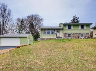 3302 74th St E, Inver Grove Heights, MN 55076