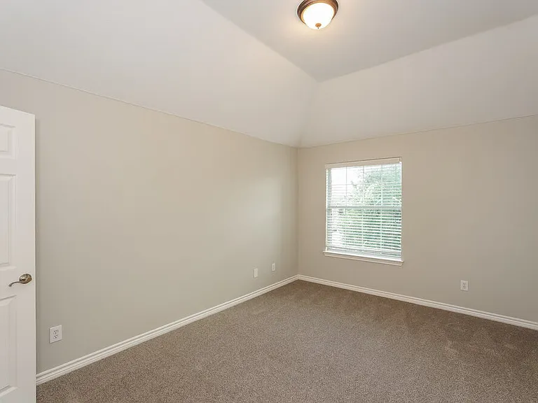 1114 Fleming Ct — Photo 17