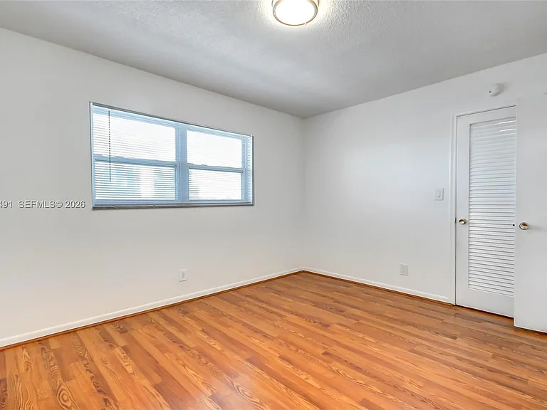301 NE 14th Ave #702 — Photo 16