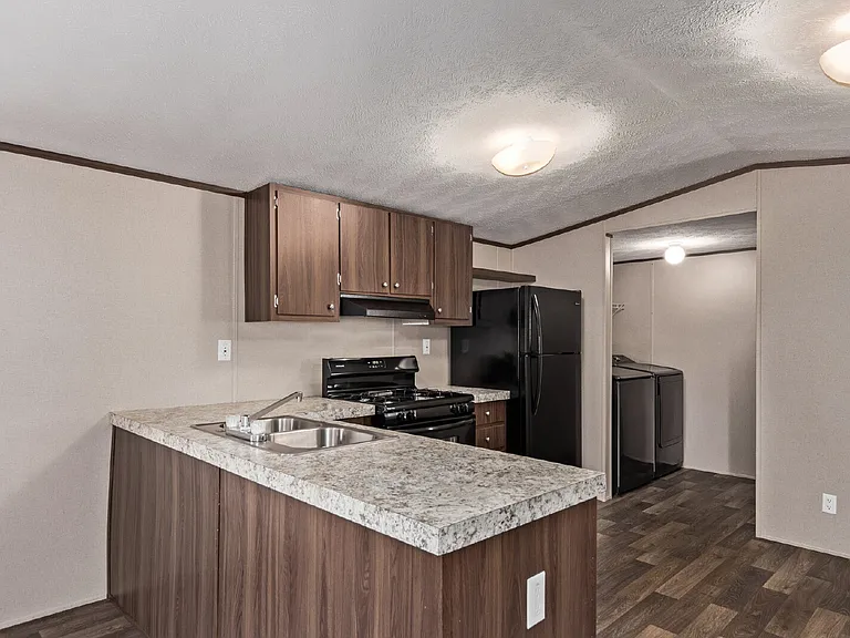 720 4th St #25 — Photo 9