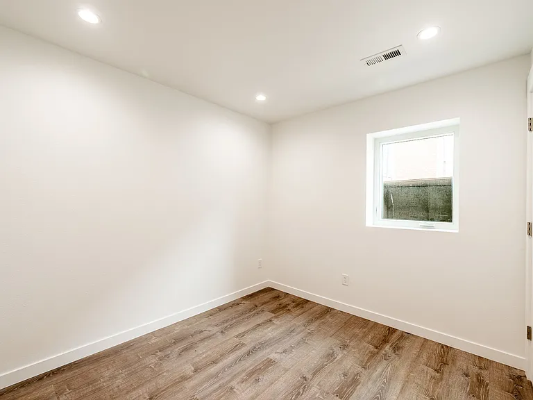 519 N Gould St — Photo 16