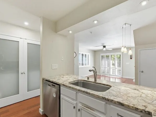 2 Village Pkwy, Napa, CA 94558