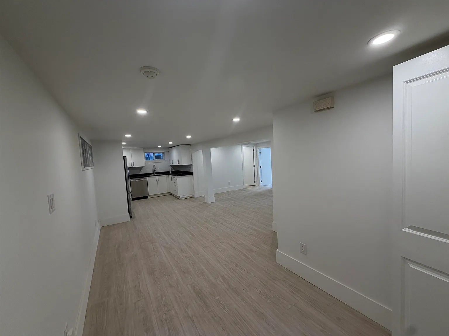2 bed, 850 sqft, $1,800 — Photo 3