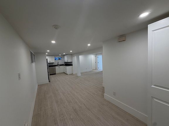 3rd image of 9452 Fletcher St #9L