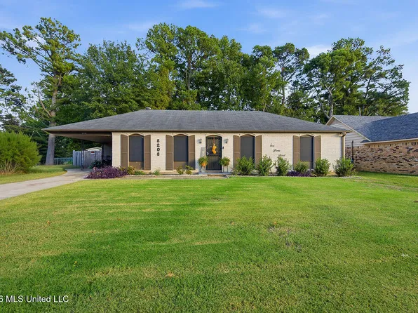 8208 Chesterfield Dr, Southaven, MS 38671