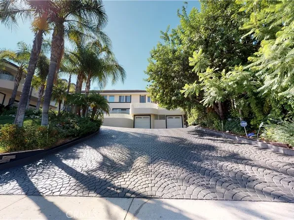 22500 N Summit Ridge Cir, Chatsworth, CA 91311