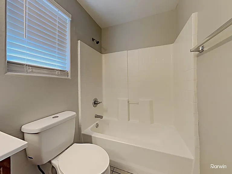 7911 S 48th Ln — Photo 10