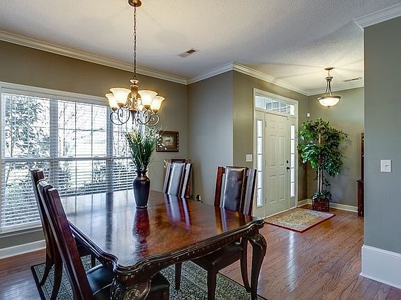 dinning room entryway