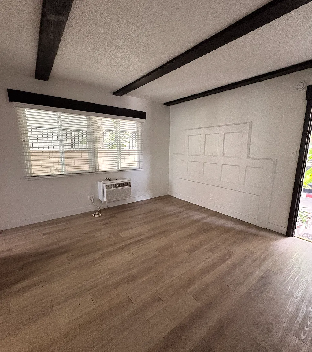 Studio, 350 sqft, $1,695 — Photo 1