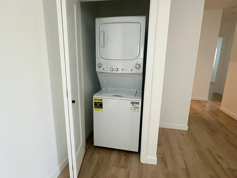 7840 Lasaine Ave — Photo 8