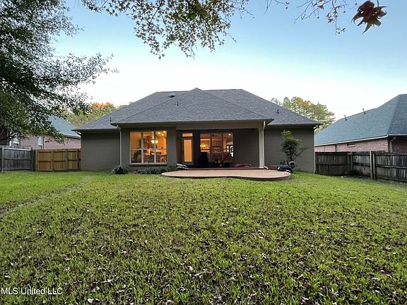 4th image of 5311 Linmoor Dr