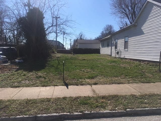 1st image of 116 Bowen St