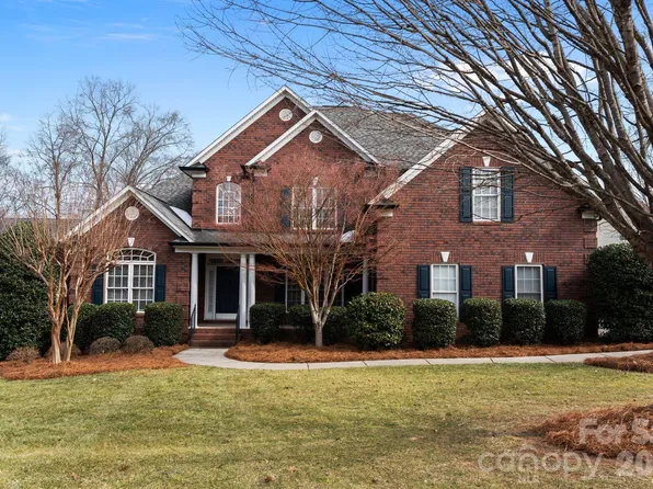 8933 Vickery Ln, Harrisburg, NC 28075